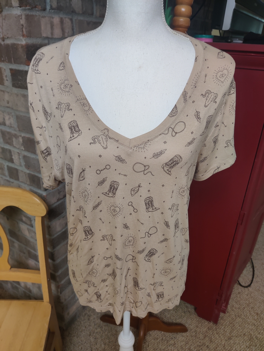 LC Couture Beige Printed Deep  V-Neck Women's Western Inspired Top, Large